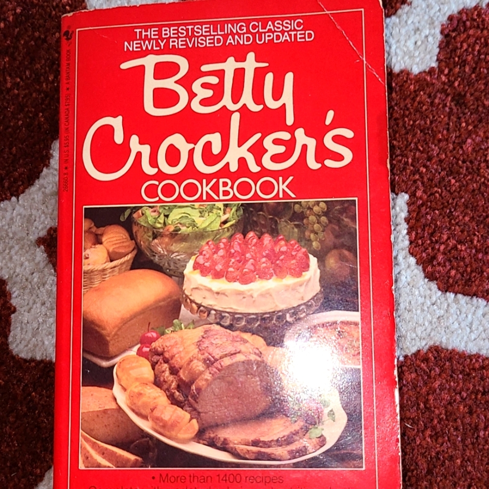 Betty Crocker Paperback Cookbook